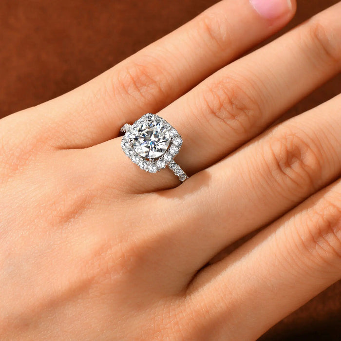 Brilliant GRA-Certified Moissanite Ring for Women with Hypoallergenic 925 Silver SF