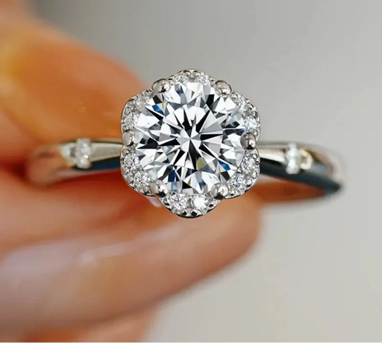 Moissanite Fashion Ring – Platinum-Plated Sparkle for Women SF