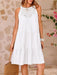 Elegant lace buttoned dress in classic silhouette for formal occasions